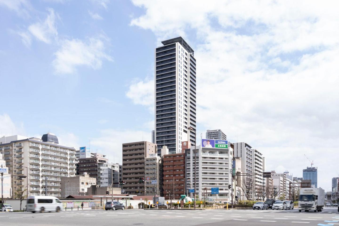 Urban Plaza Apartment *