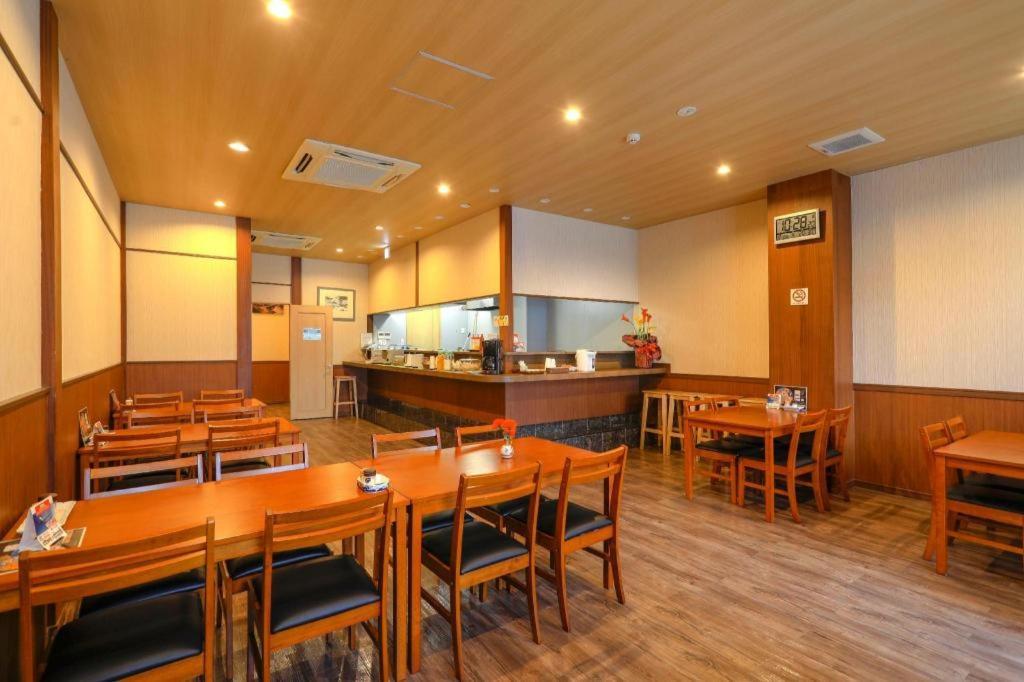 Naniwa Shinsekaimae Hotel 3*