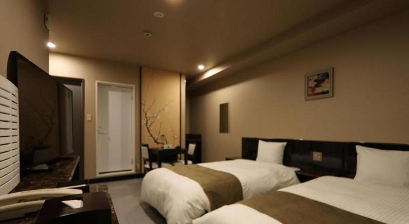 Kanade Namba 3* Osaka