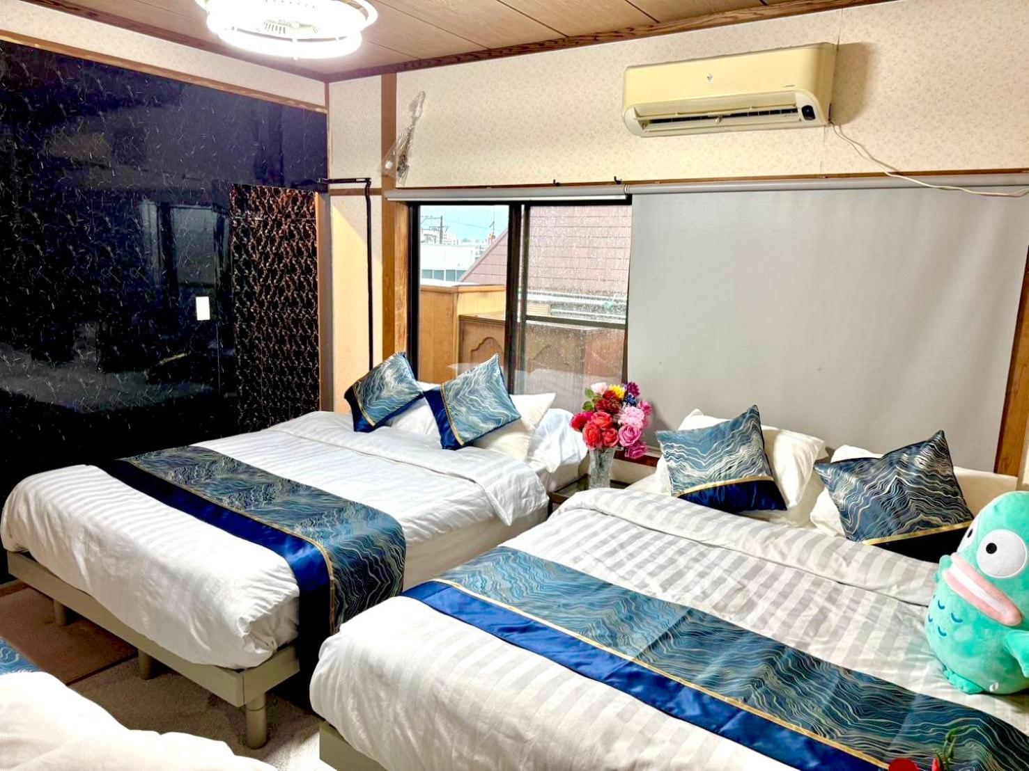 Mito House Up To 28 Pax Free Bus & Breakfast Holiday home Osaka