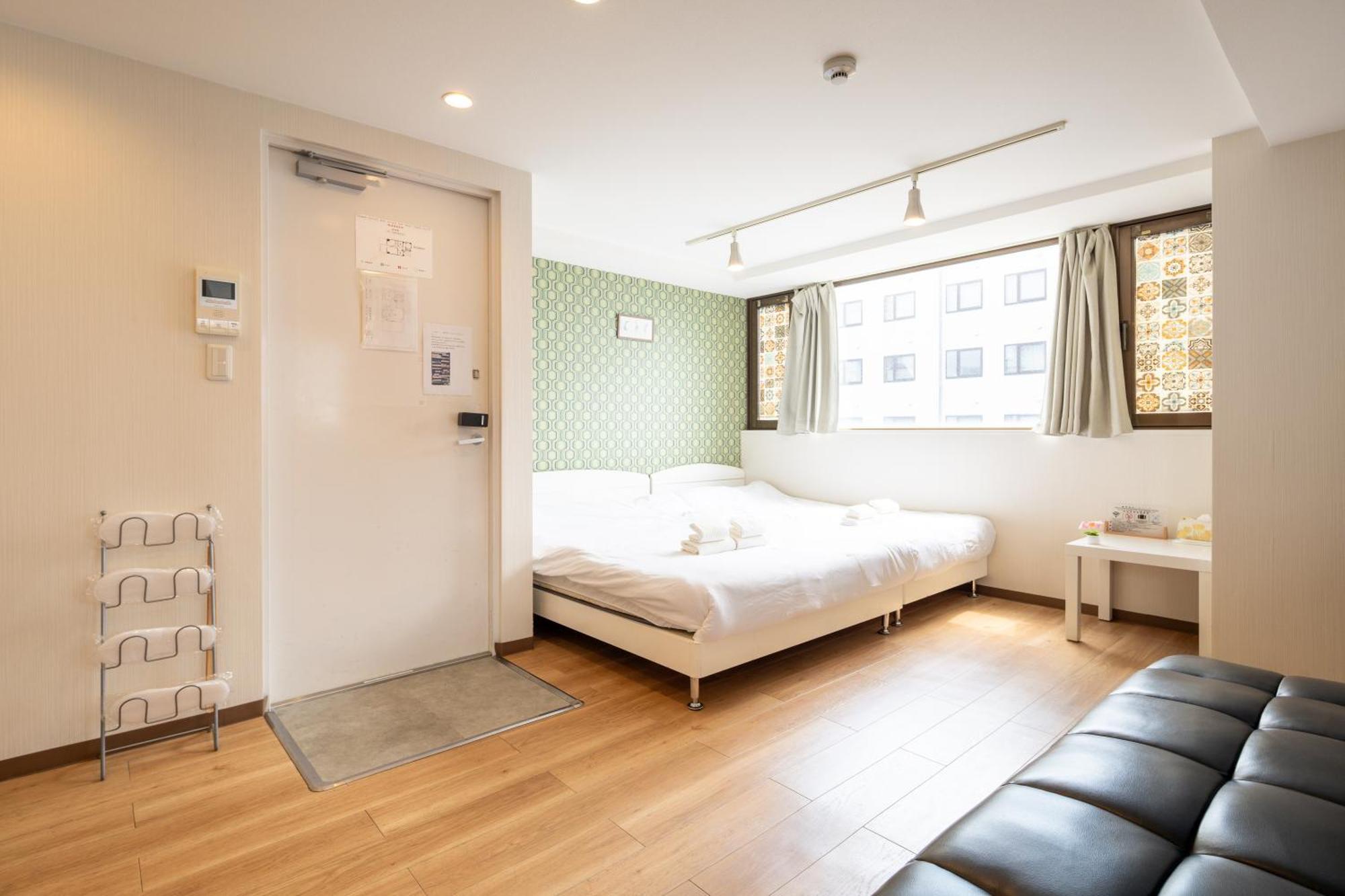 Apartamento 難波民泊901 *