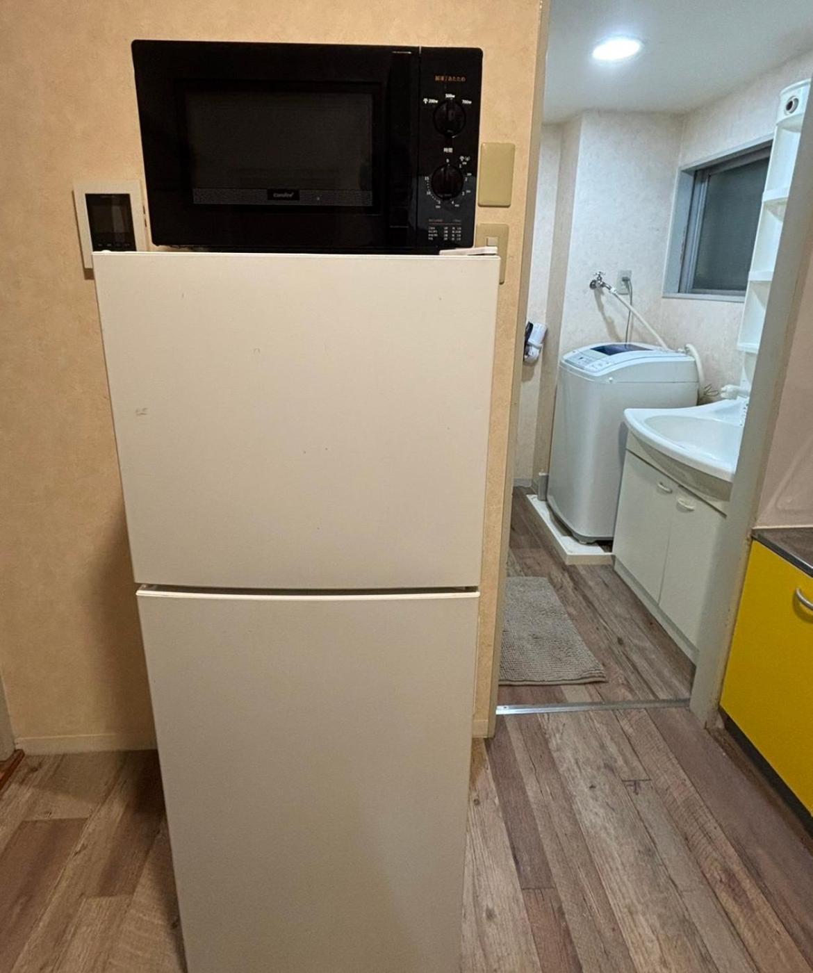 Apartment Two Devided With Two Large Beds Close To Nipponbashi Osaka