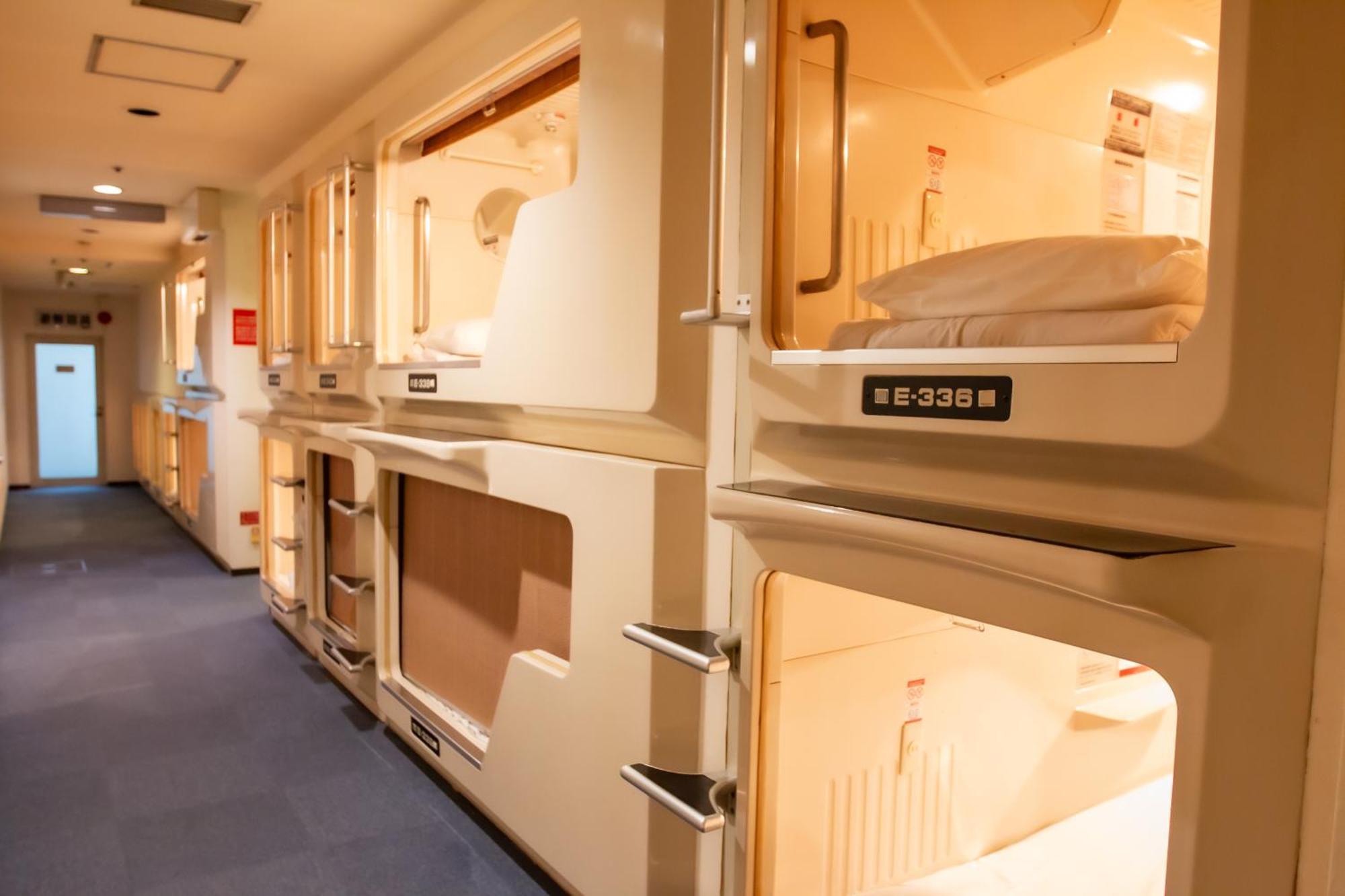 Hotel cápsula Capsule Asahi Plaza Shinsaibashi - Men's Only *