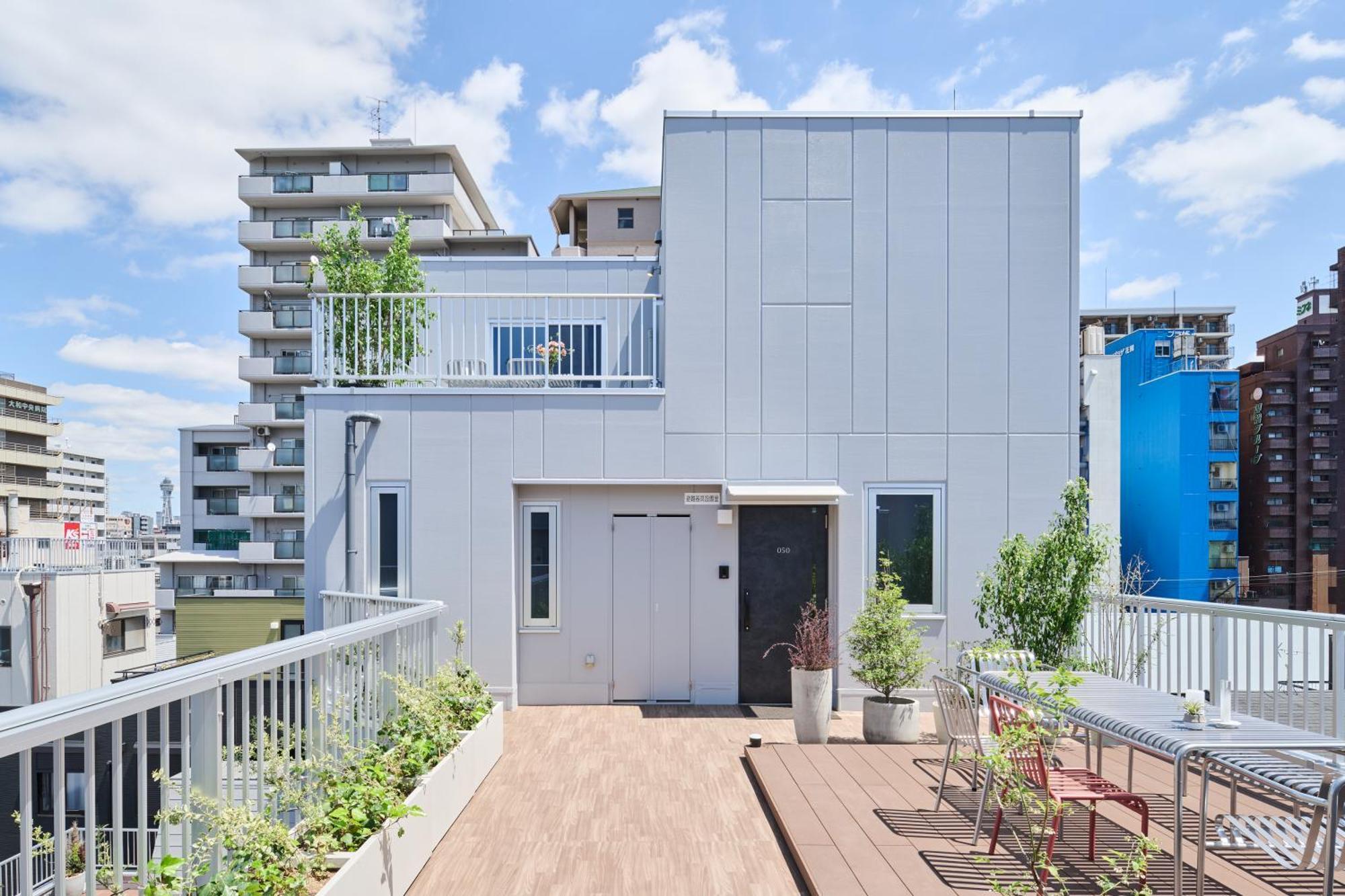 Reikyo Hanazono Apartment *