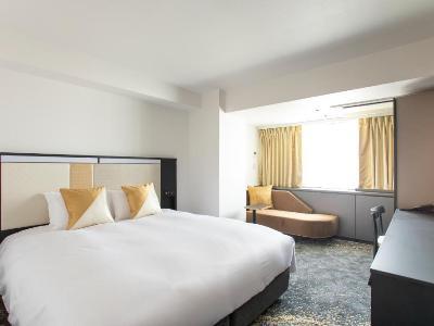 Cross Hotel 4*