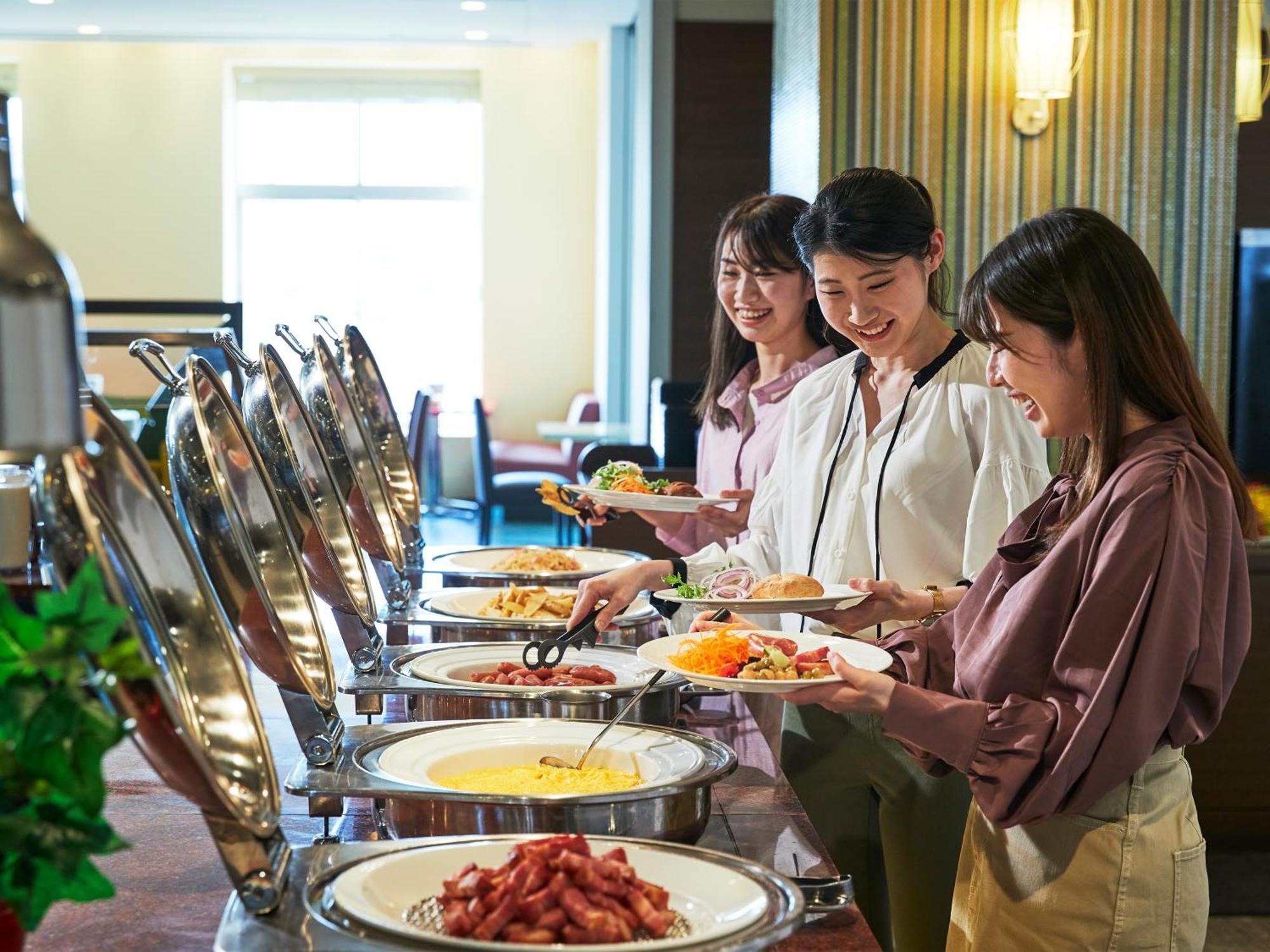 Universal Port Hotel 4*