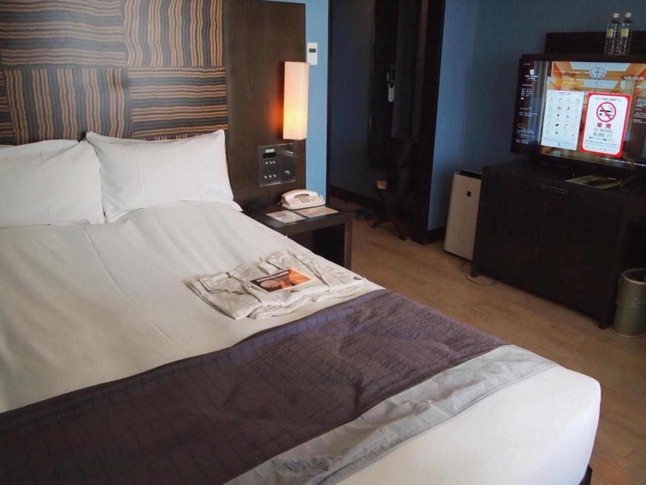 Monterey La Soeur Hotel