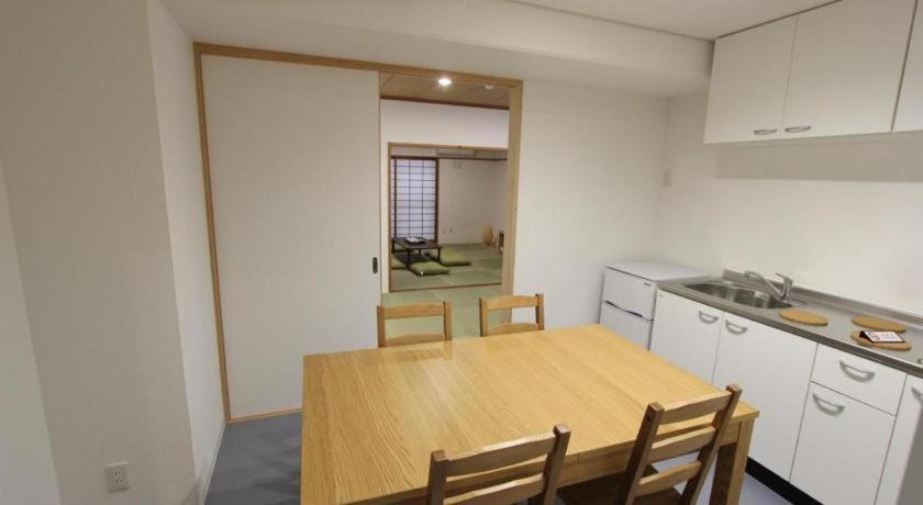 Rozy Namba 3*