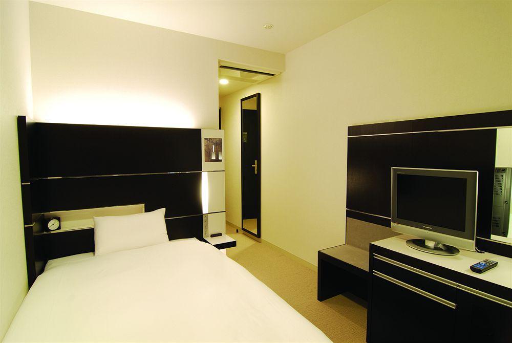 Cross Wave Umeda Hotel 3*