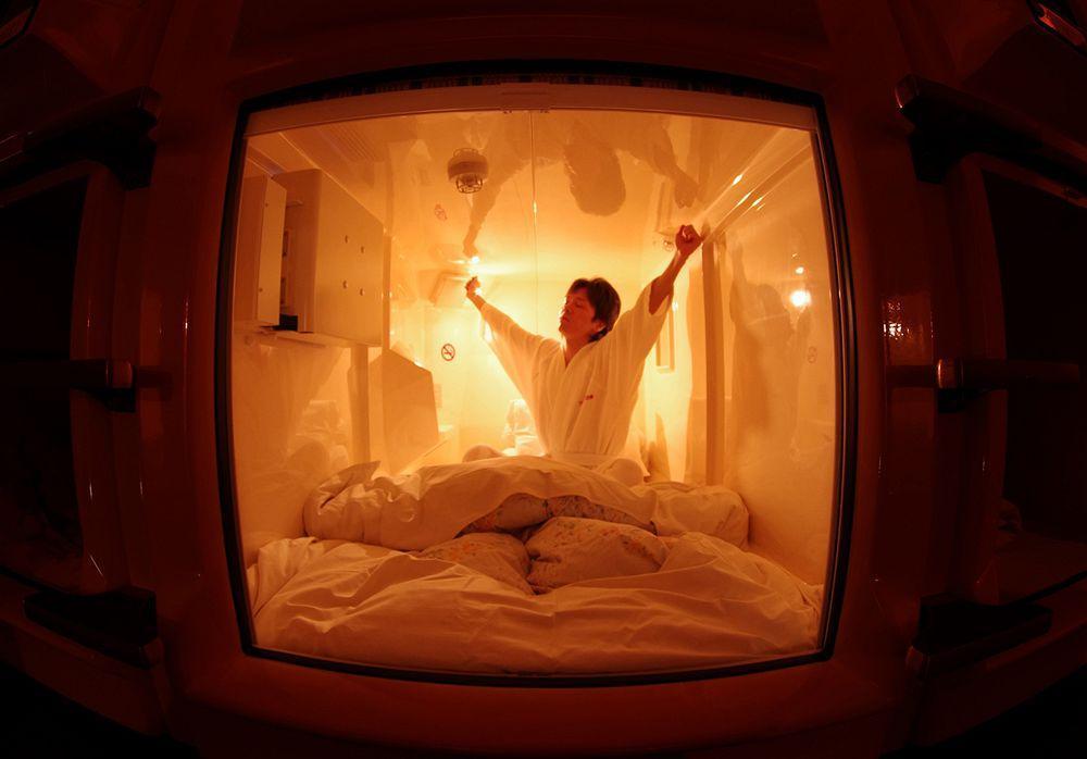 Capsule Capsule hotel *