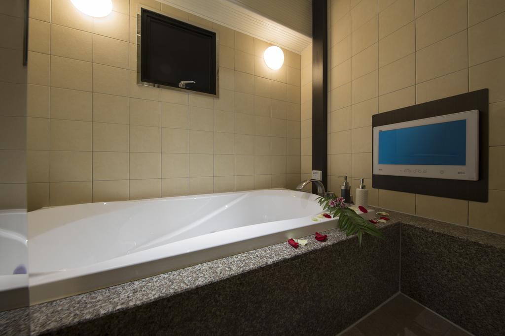 Love hotel Lhotel 2*