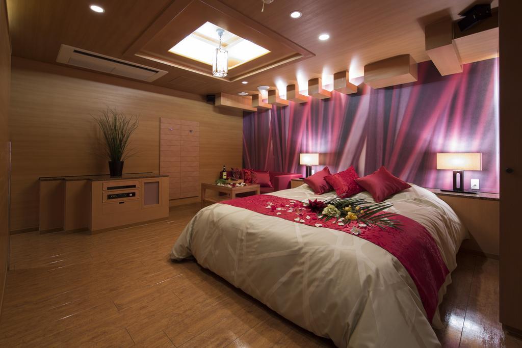 Love hotel Lhotel 2*