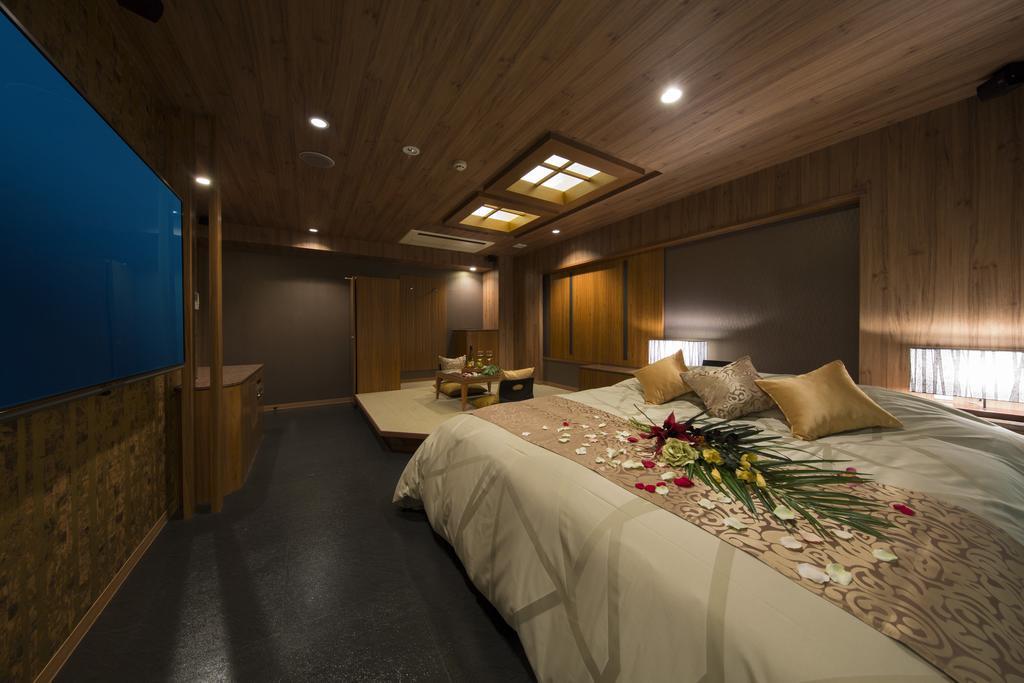 Lhotel Love hotel
