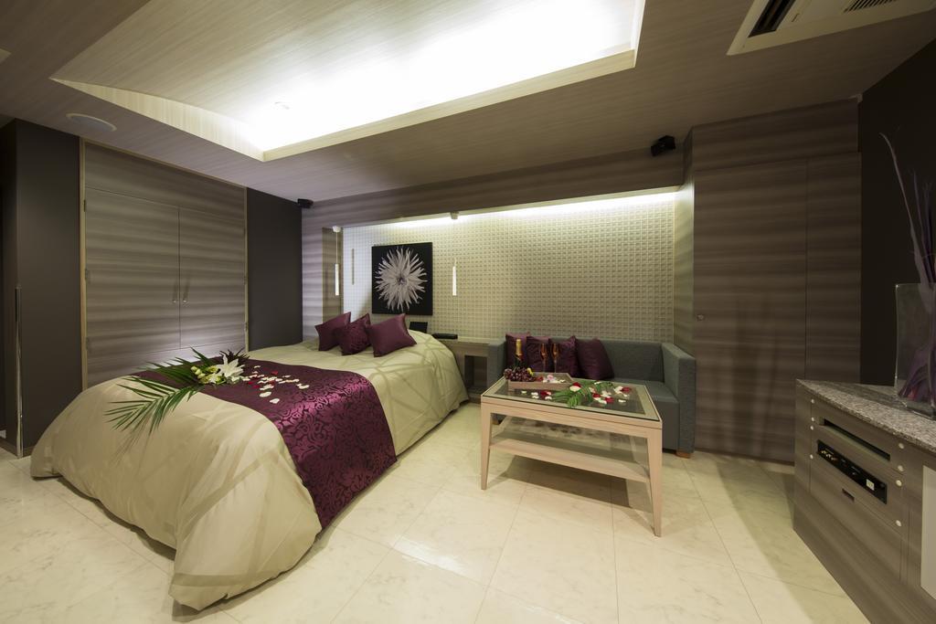 Lhotel 2*