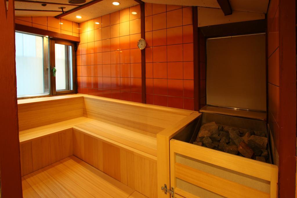 Capsule Capsule hotel *
