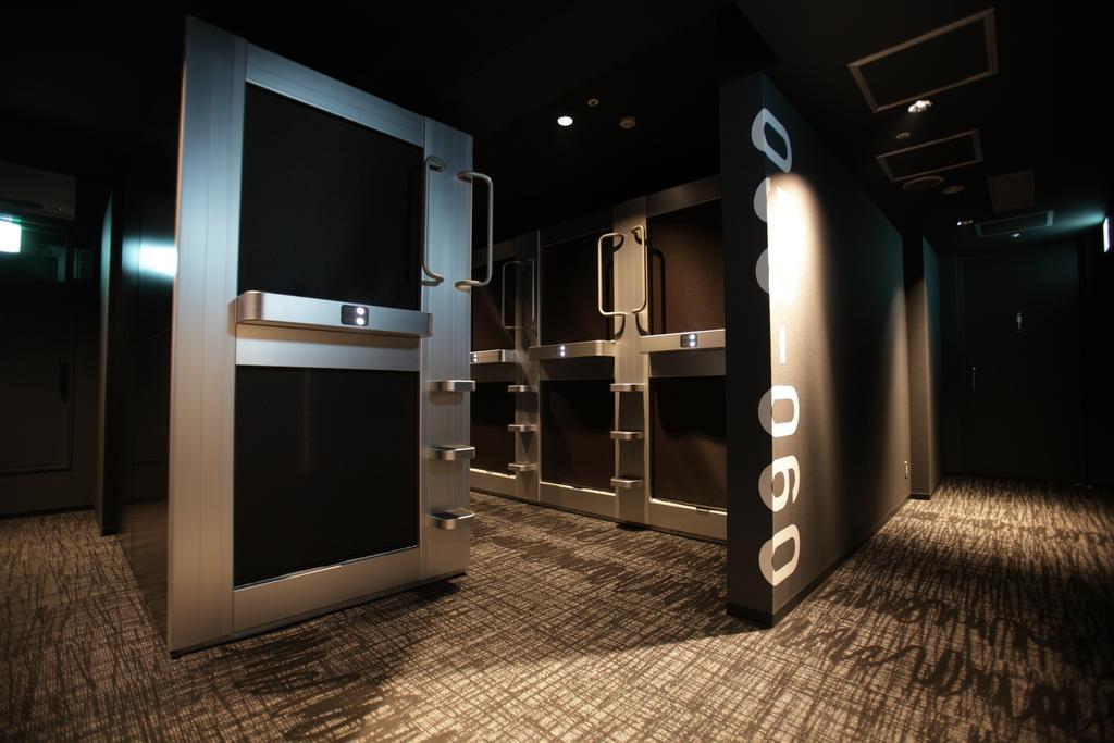 New Japan Capsule Capsule hotel *