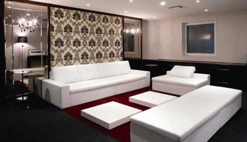 Hillarys 3* Osaka