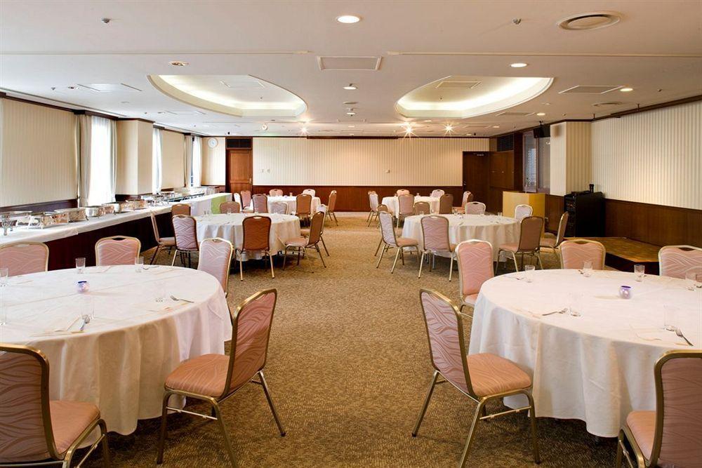 International House 3*