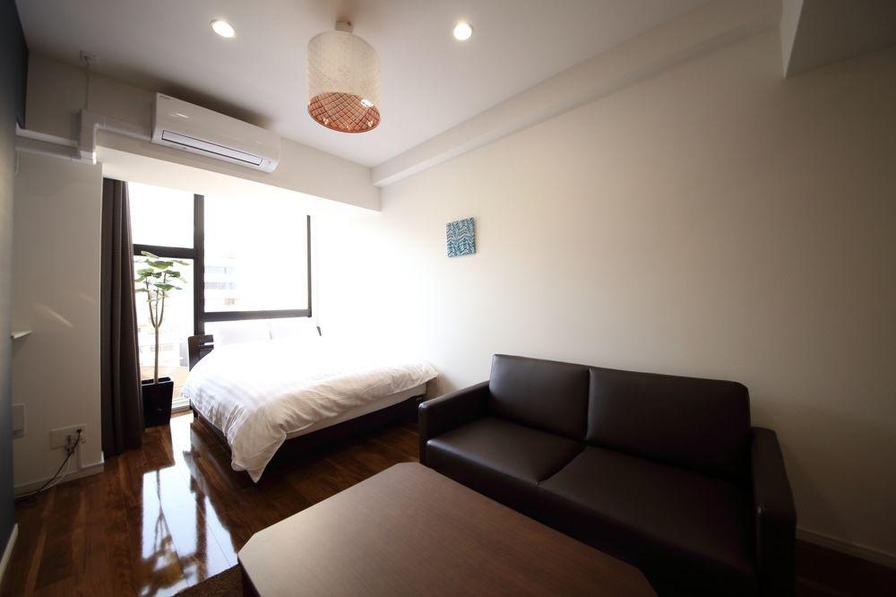 Alex's Shinsaibashi Apartment *