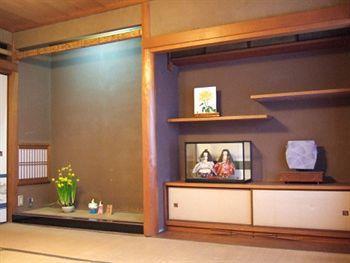 Guest house Peace House Sachi