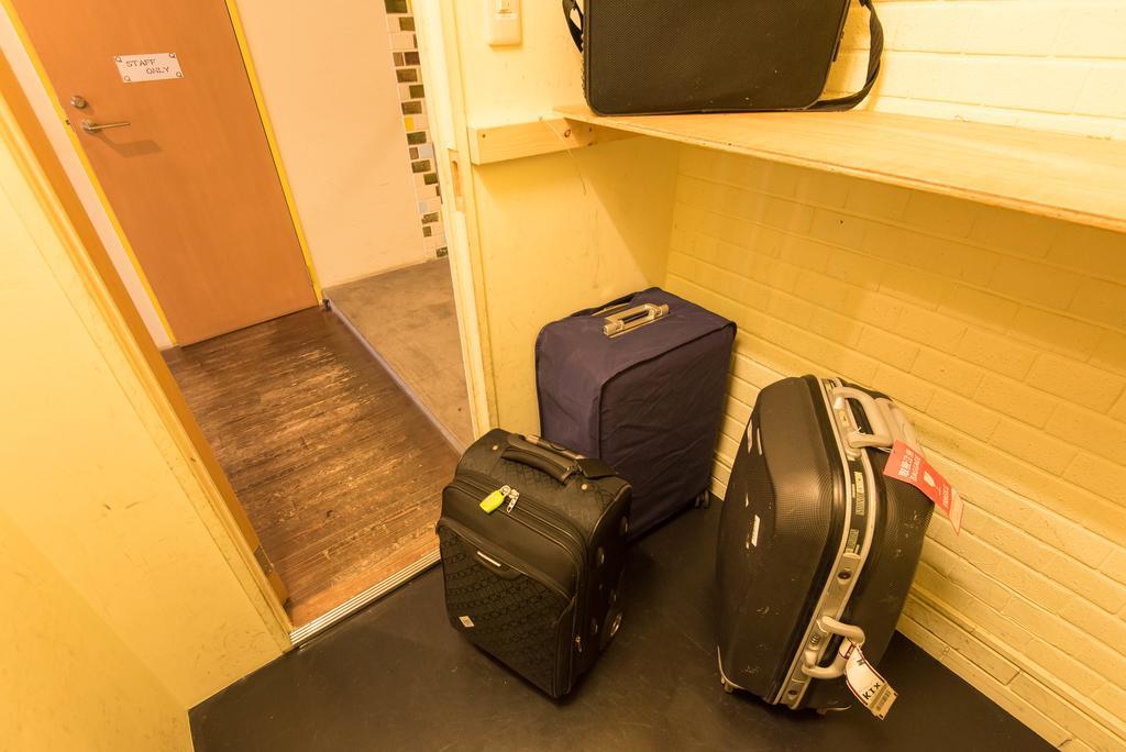 Q Hostel *