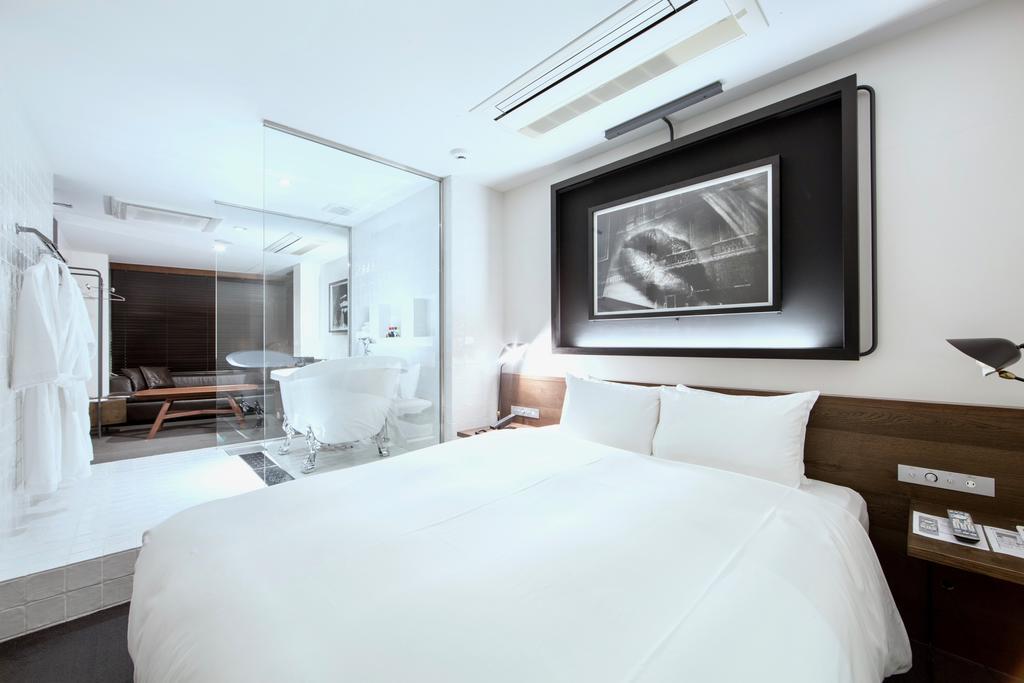 Rock Star Hotel Osaka