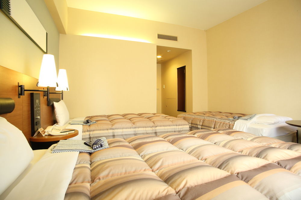 Hotel Rihga Place Higobashi 4*