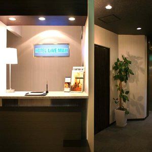 Livemax Budget Shinosaka 2*