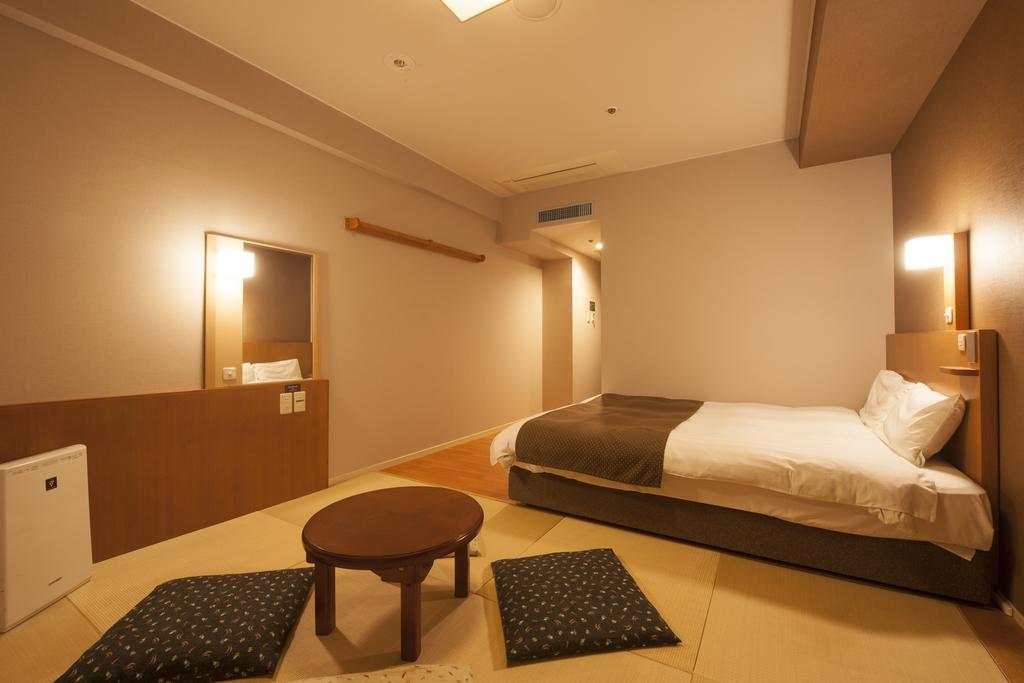 Economy hotel Dormy Shinsaibashi Hot Spring 3*