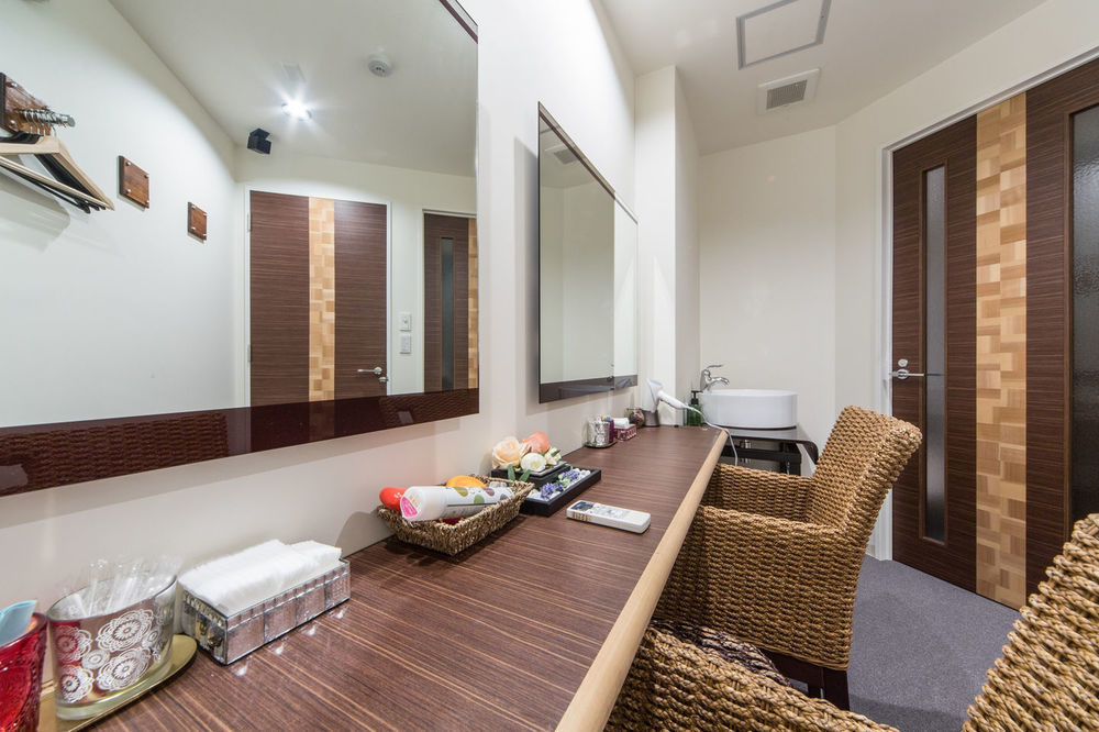 Alex S Kuromon Apartment *