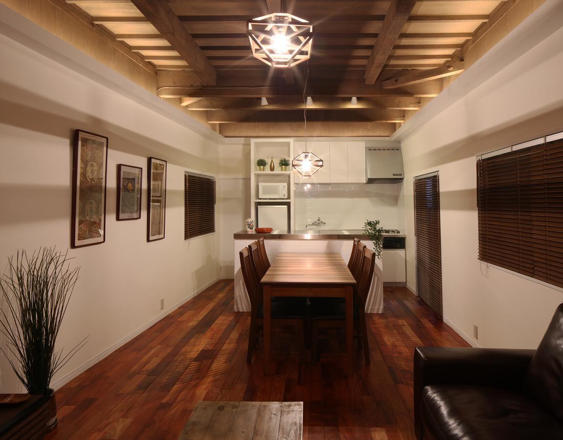 Chikyuutabikazoku Usj Apartment
