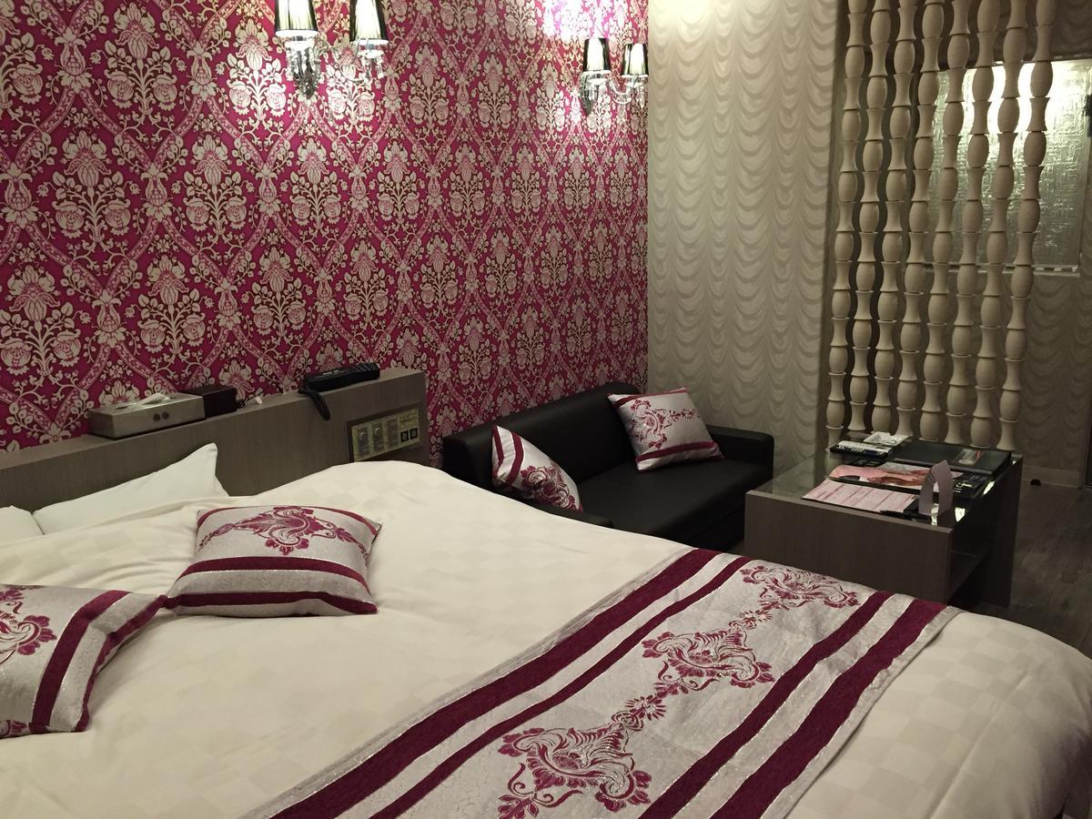 Love hotel America (adults Only)