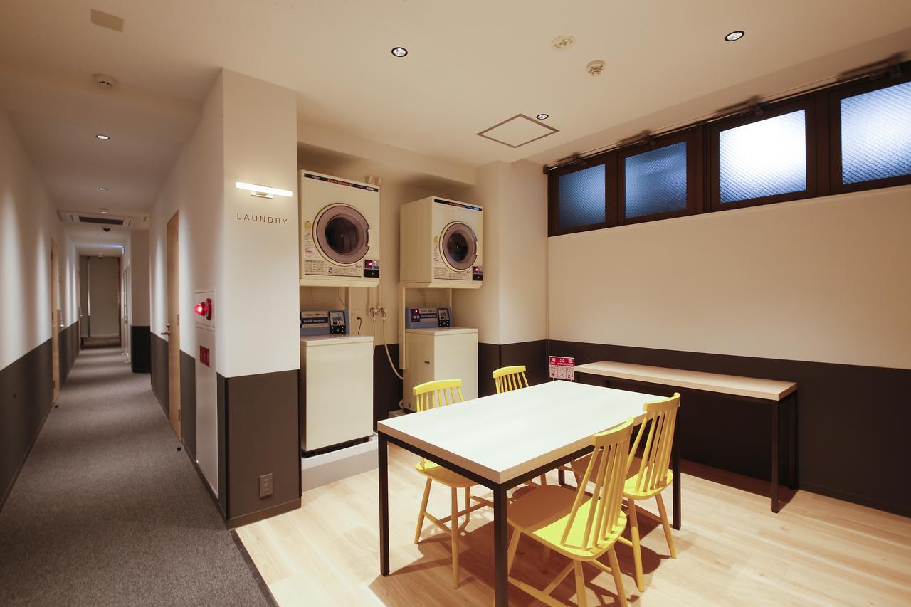 White Shinsaibashi Albergue Osaka