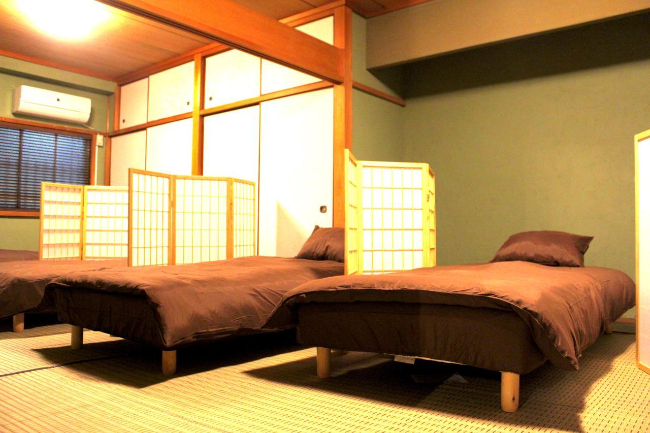 Funtoco Backpackers Namba Hostel *