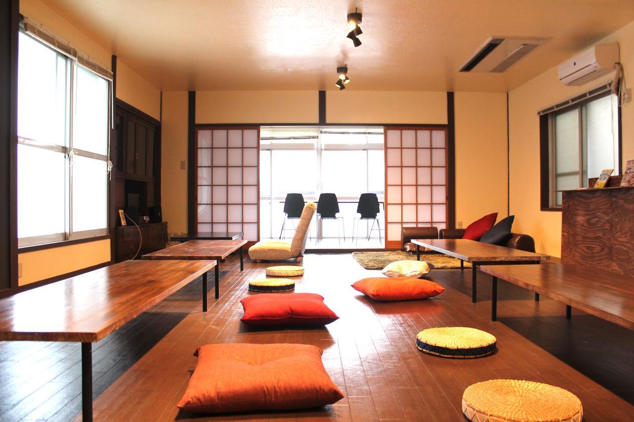 Funtoco Backpackers Namba Hostel