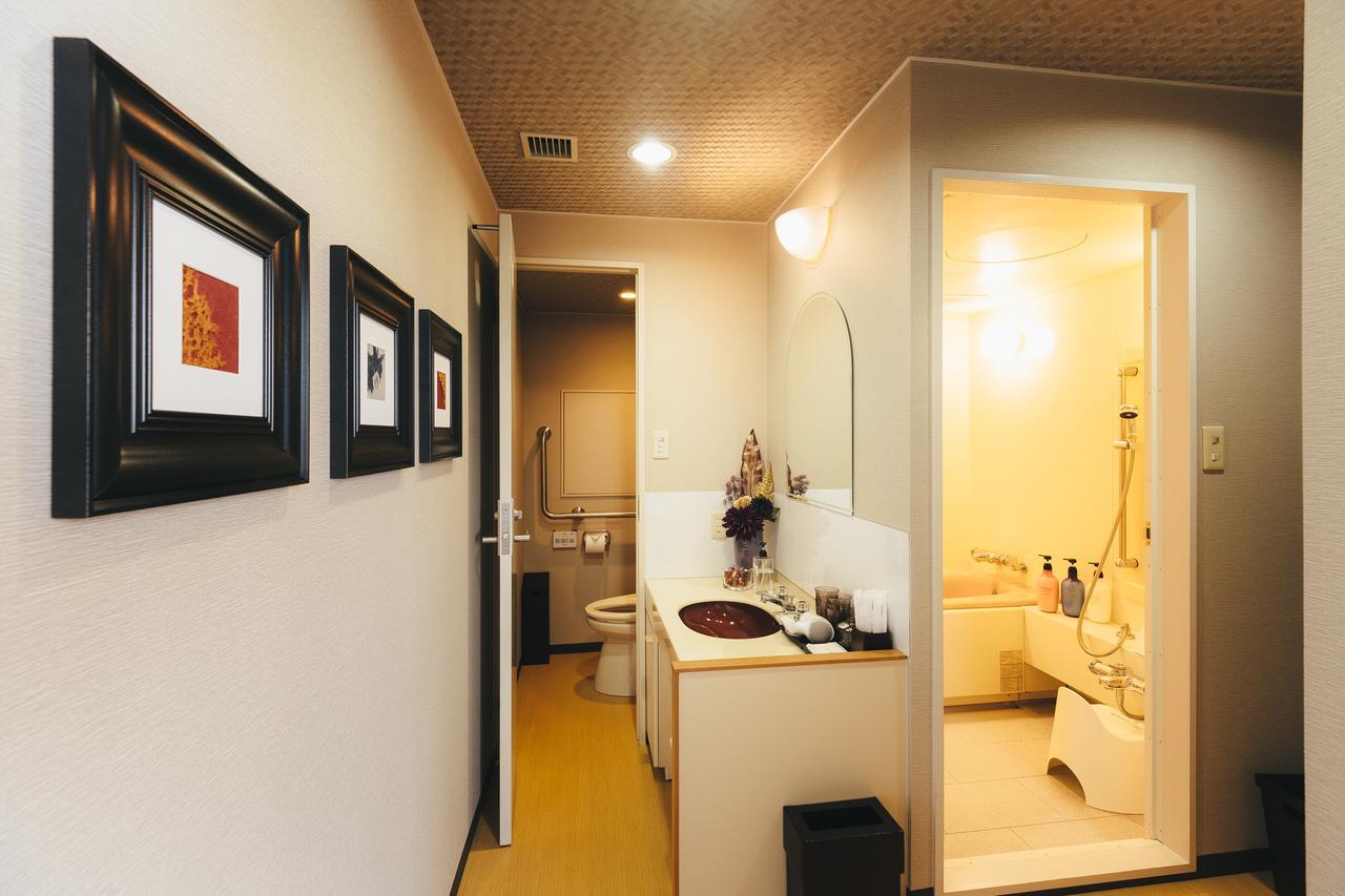 Aqua Cite Kitahama Apartment