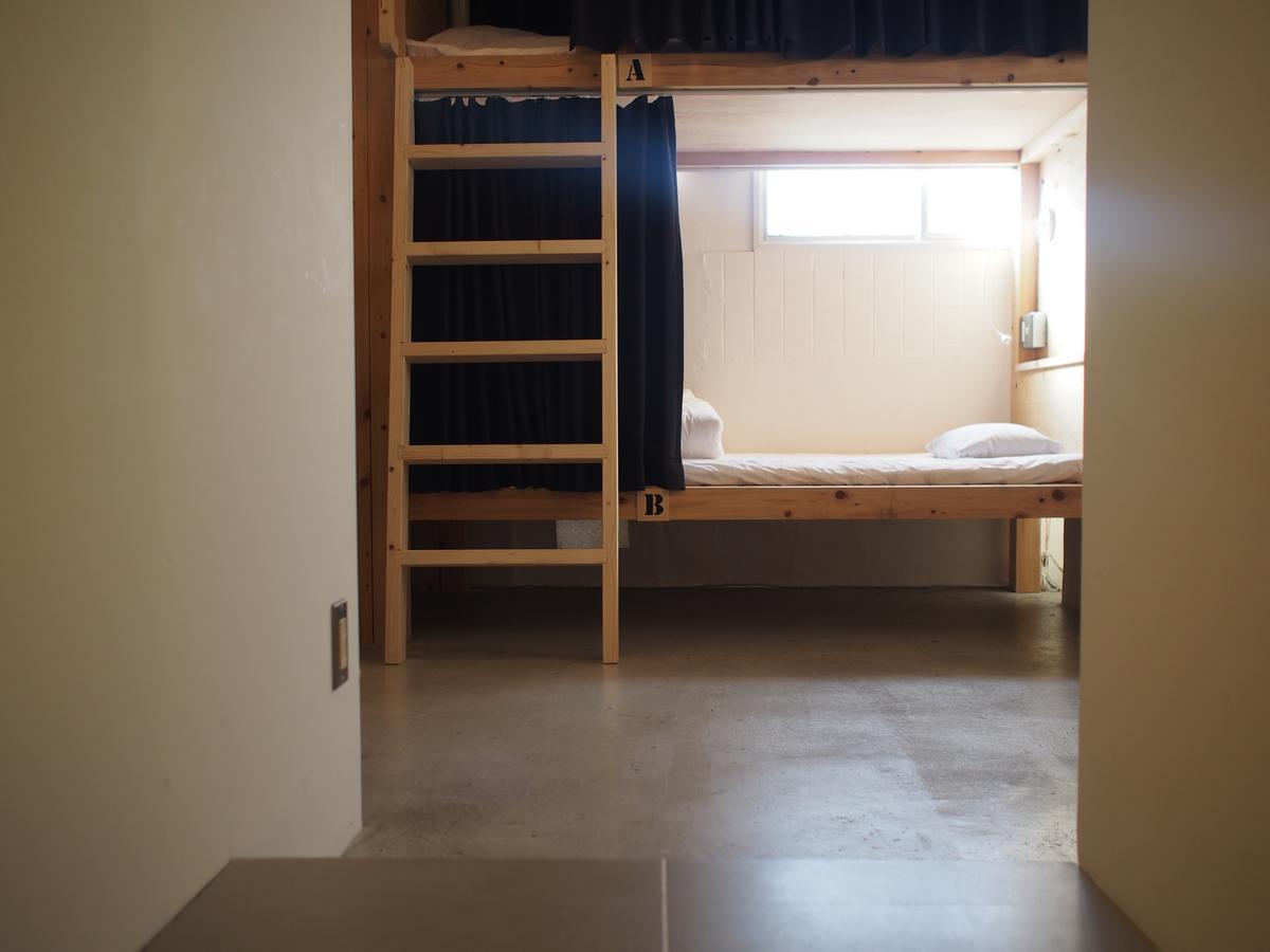 Hostel New World *