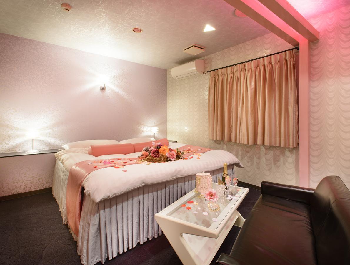 Sakuranomiya Little Chapel Christmas (adults Only) Love hotel