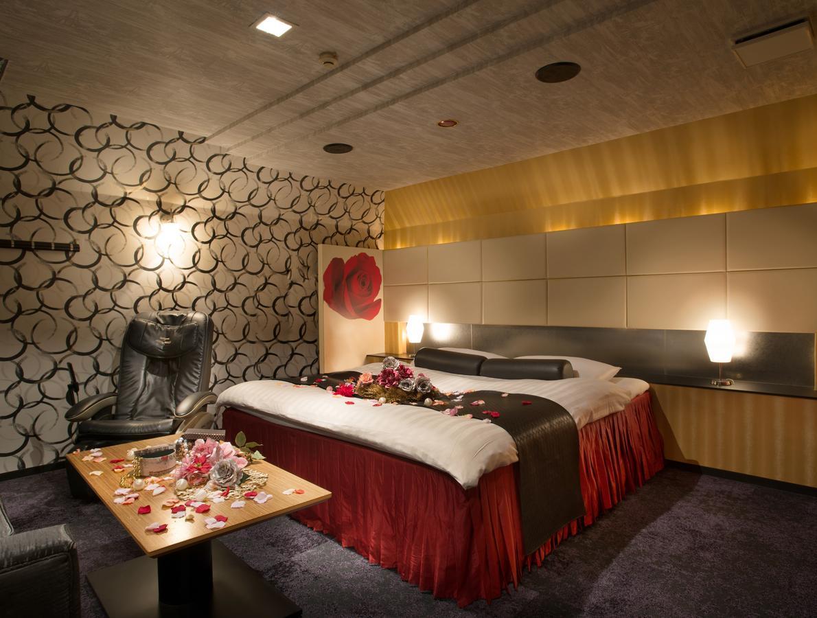 Sakuranomiya Little Chapel Christmas (adults Only) Love hotel