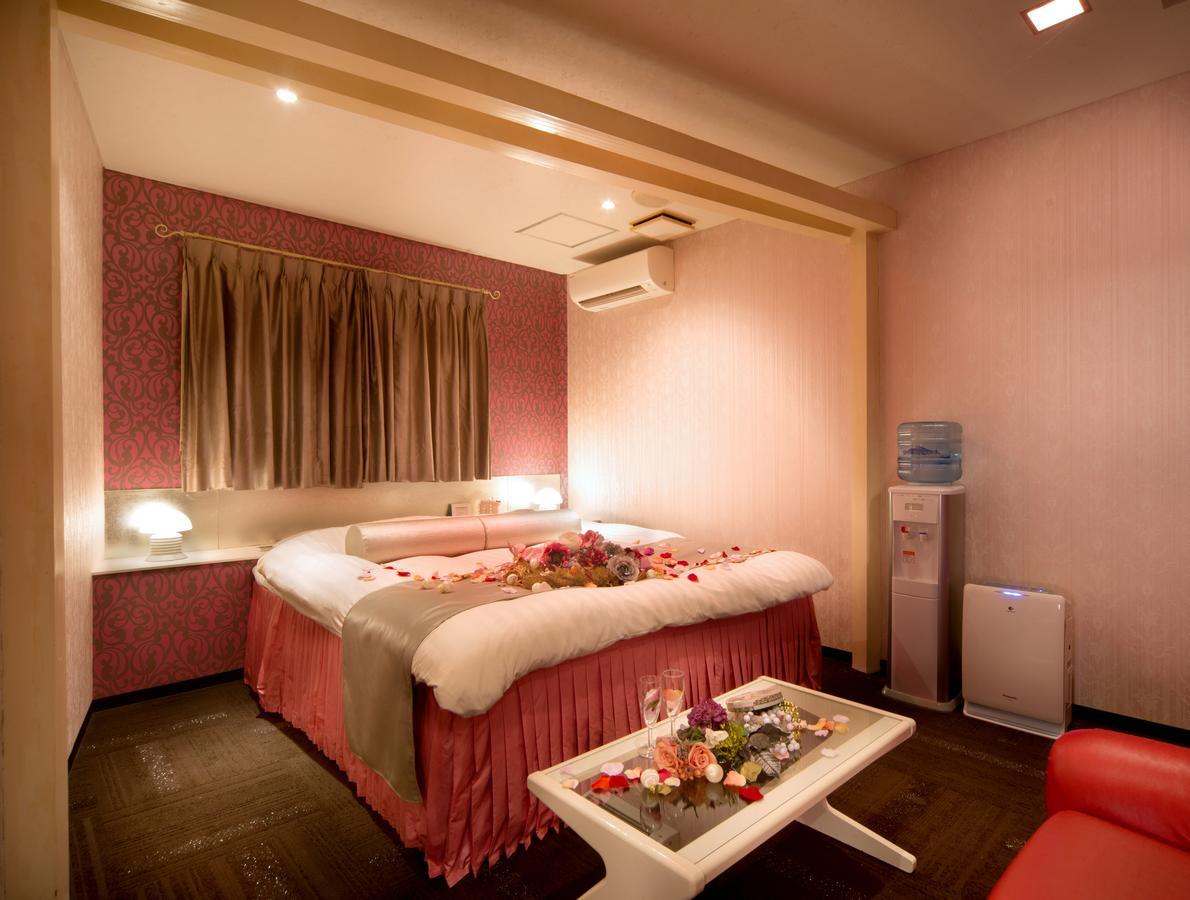 Love hotel Sakuranomiya Little Chapel Christmas (adults Only) *