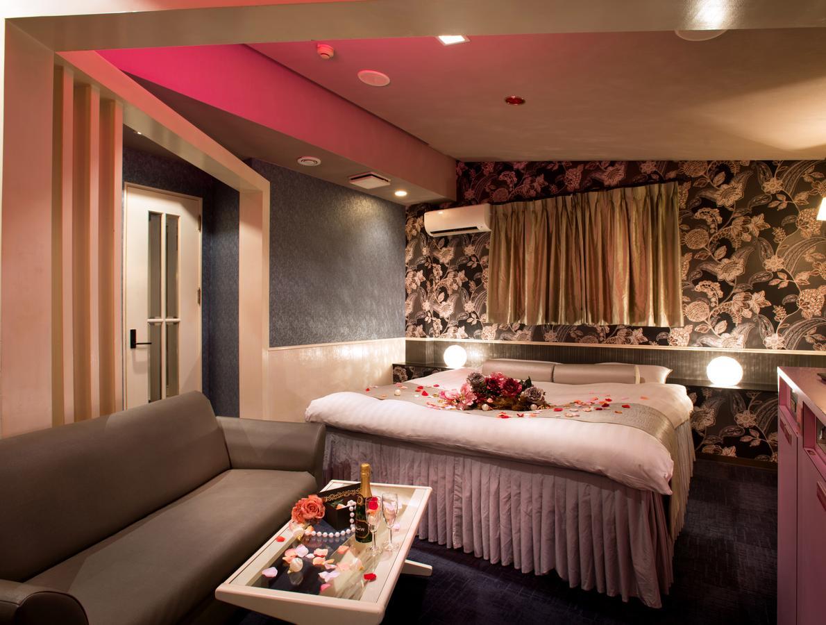 Love hotel Sakuranomiya Little Chapel Christmas (adults Only)
