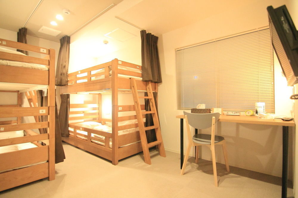 Hostel Yadokari Namba *