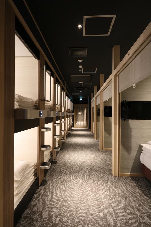 Hotel cápsula & Capsule J-ship Namba 3*