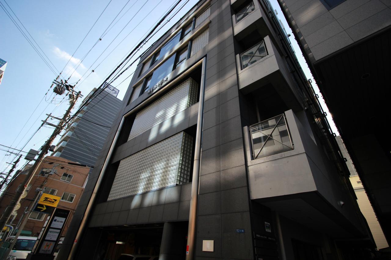 Atrium Apartment *