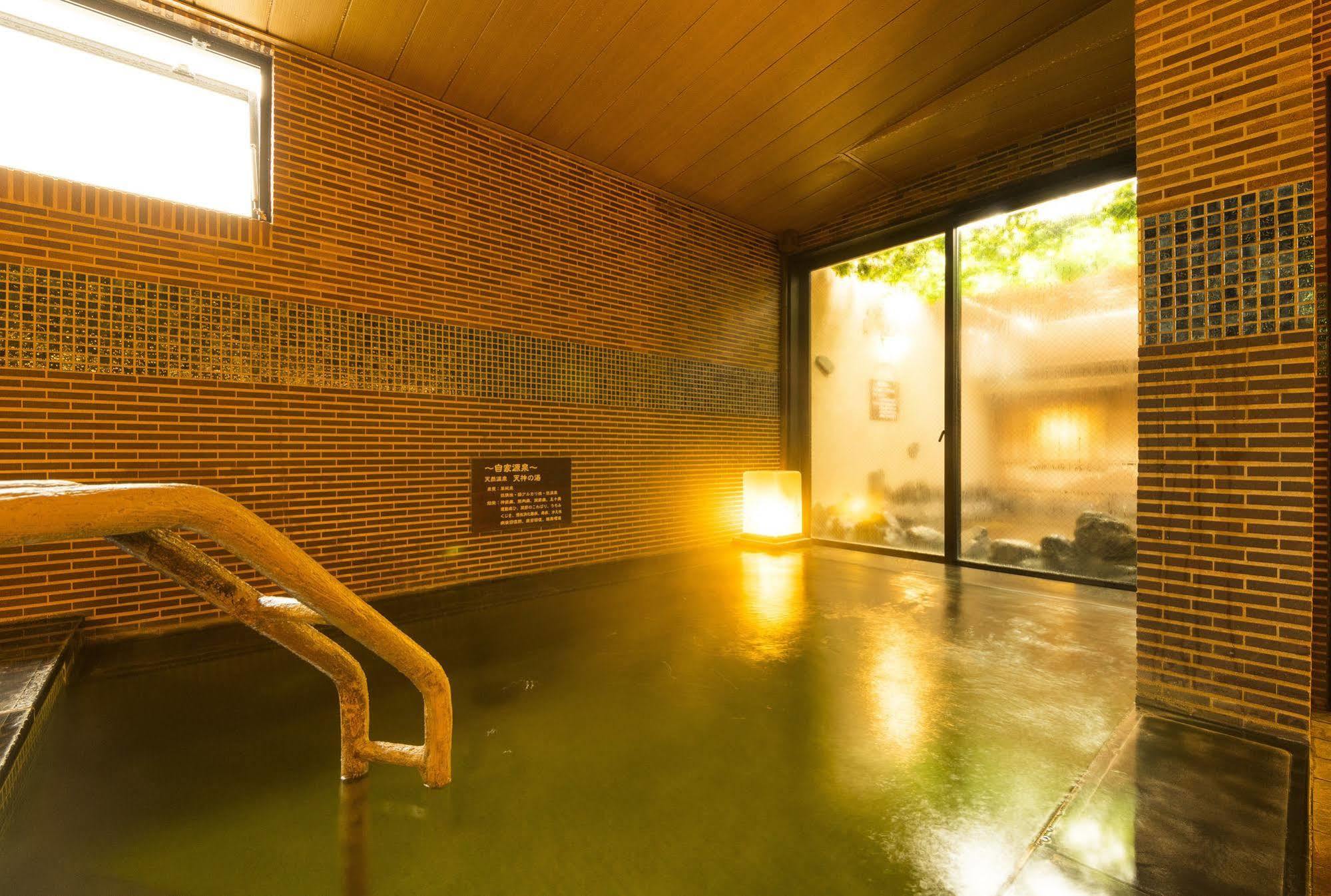 Dormy Umeda Higashi Natural Hot Spring 3* Osaka