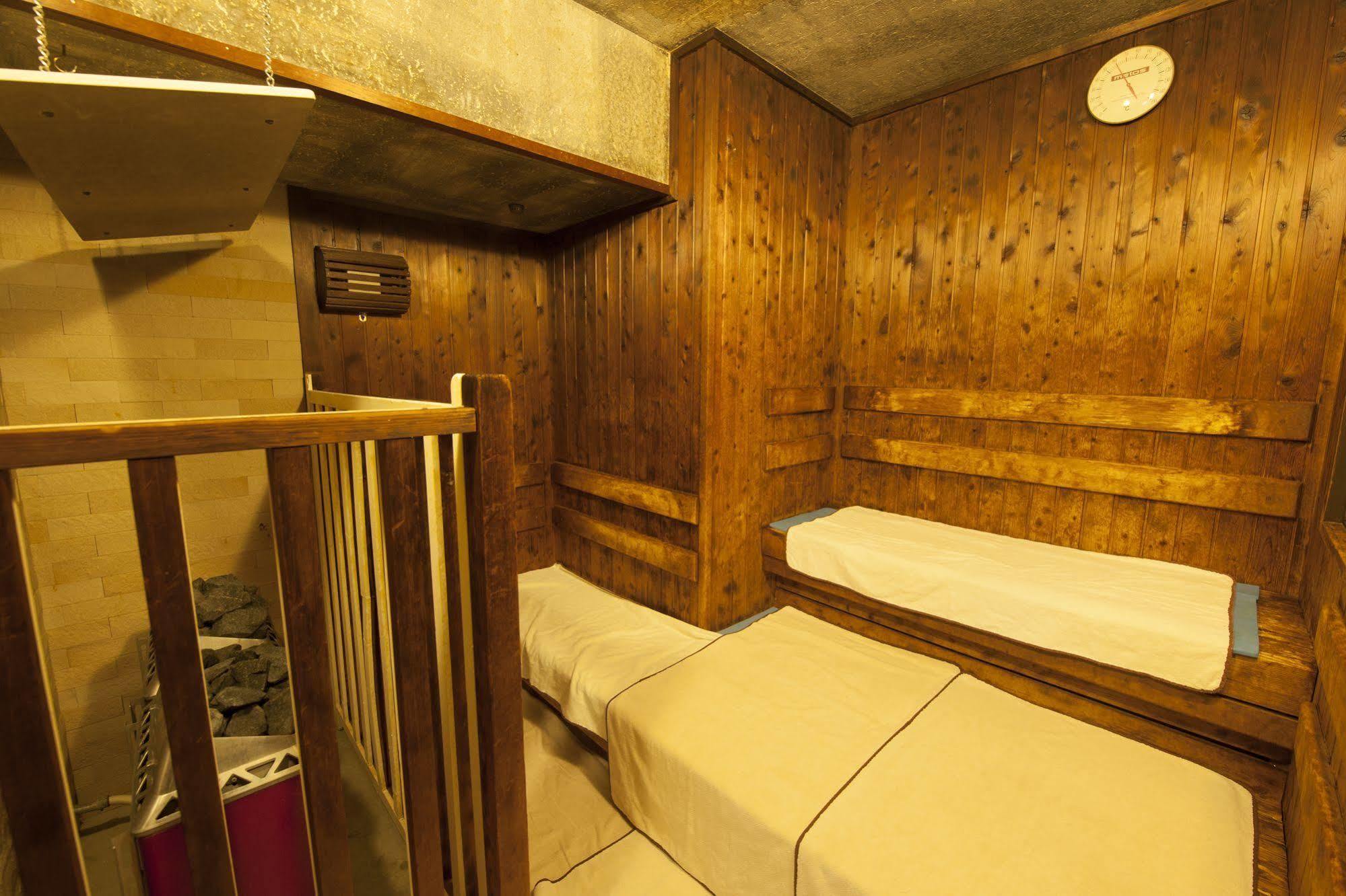Dormy Shinsaibashi Hot Spring 3* Osaka