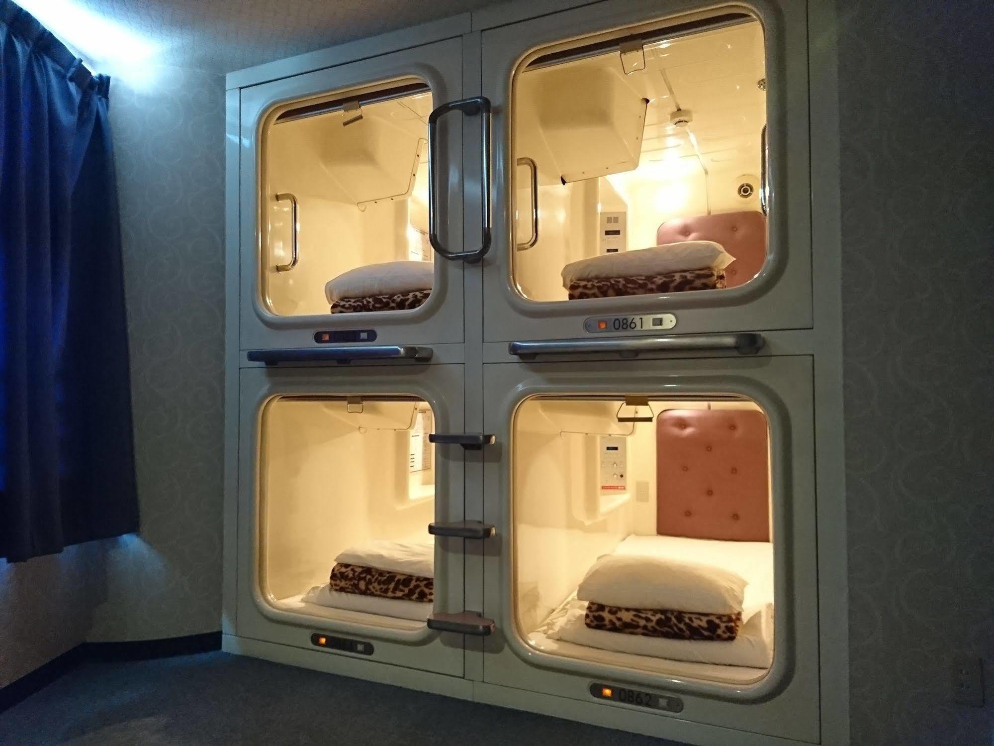 Capsule hotel Sauna & Capsule Spadio