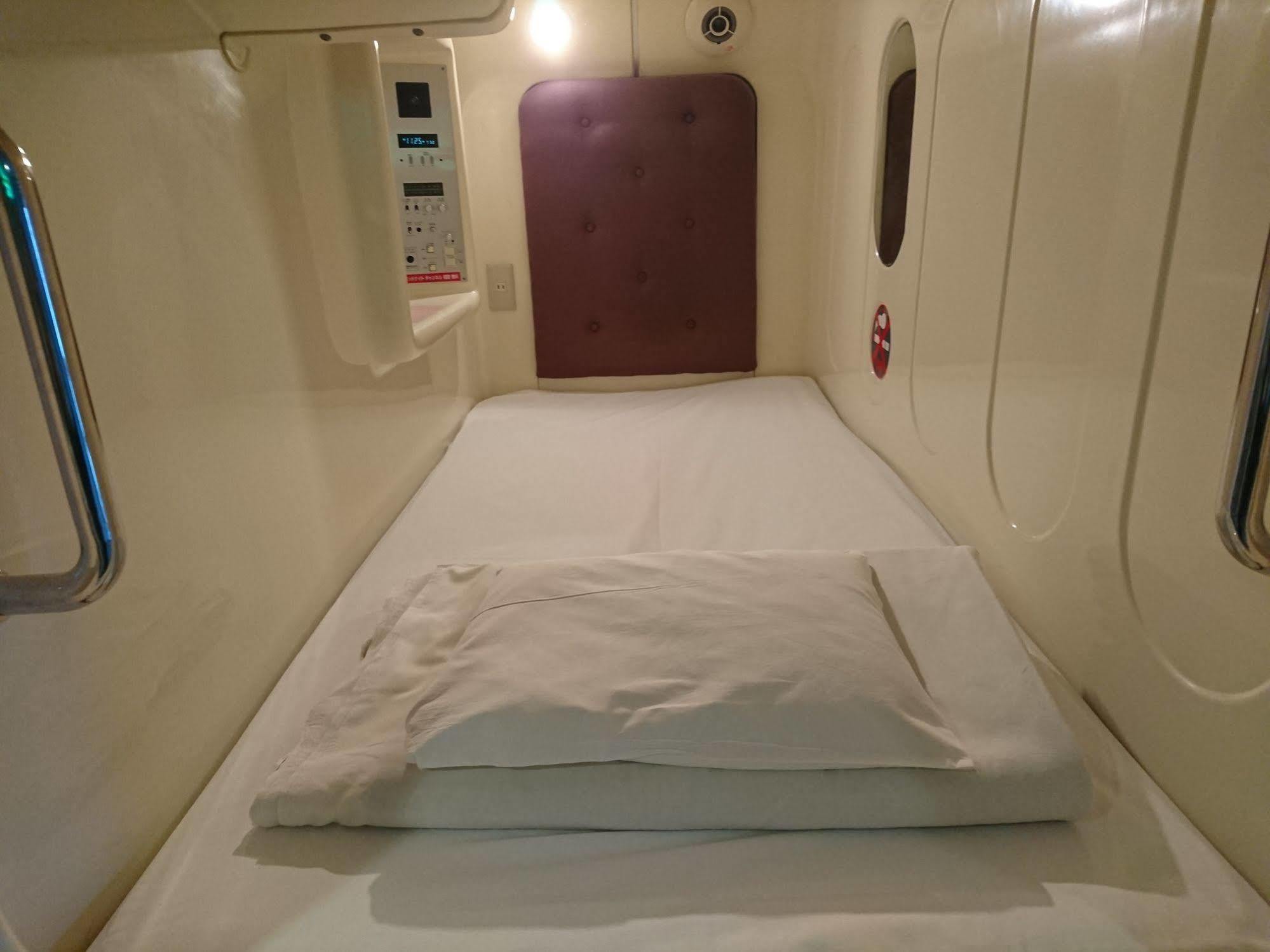 Capsule hotel Sauna & Capsule Spadio *