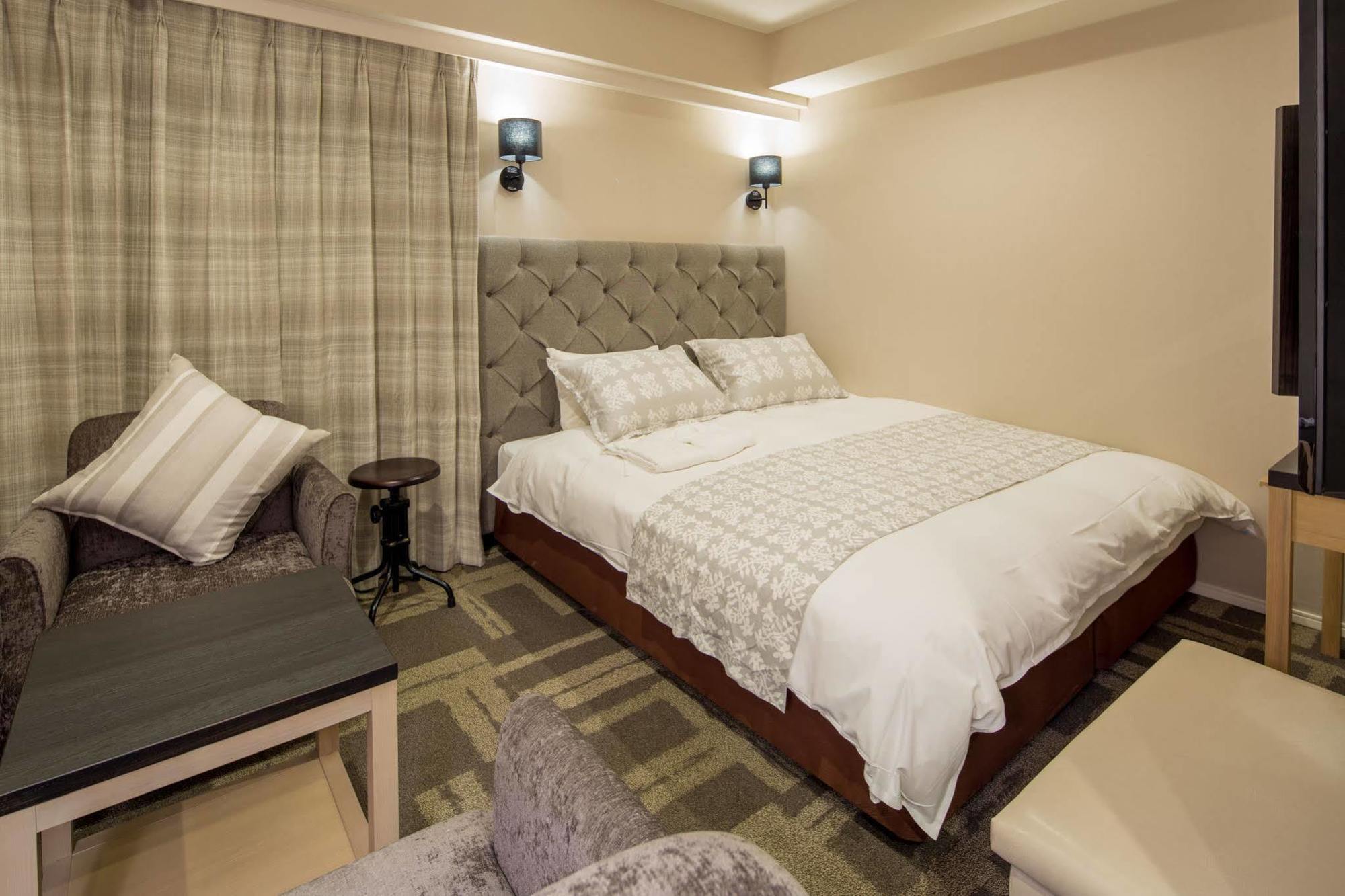 Nest Shinsaibashi 3* Osaka