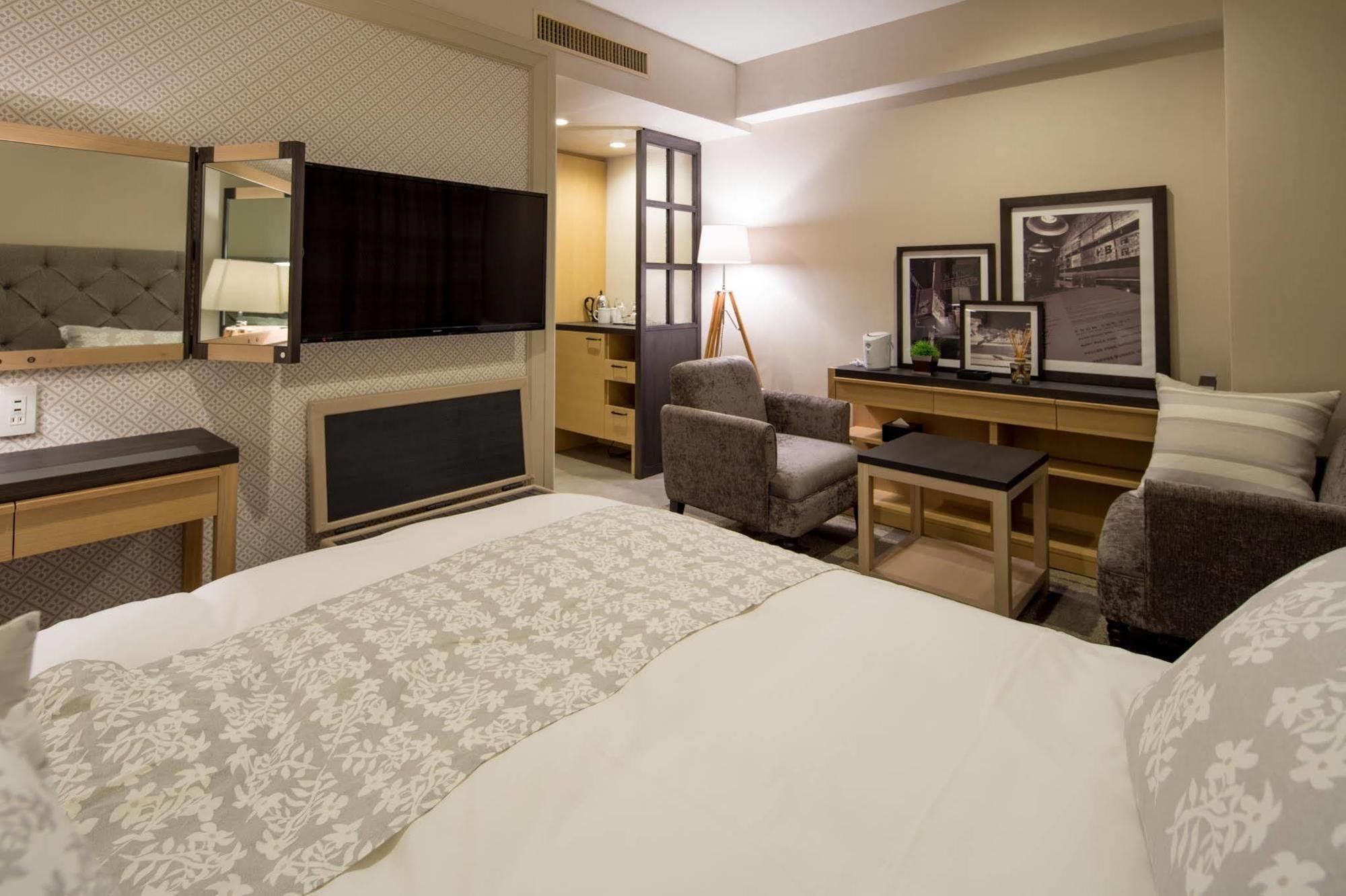 Nest Shinsaibashi Hotel 3*